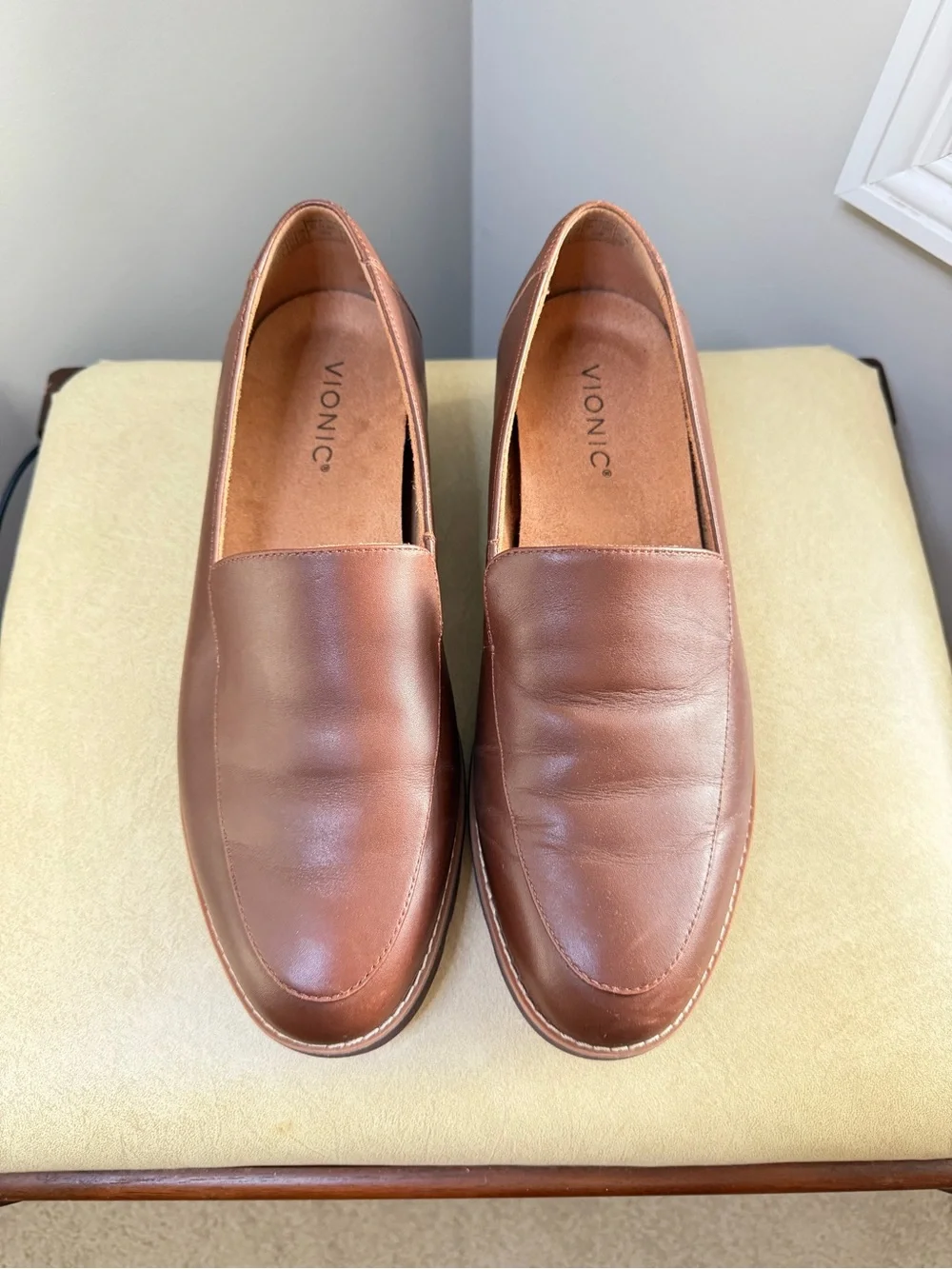 Vionic Kensley Brown Leather Loafers Size 10 Orthopedic Comfort Lug Sole Shoes